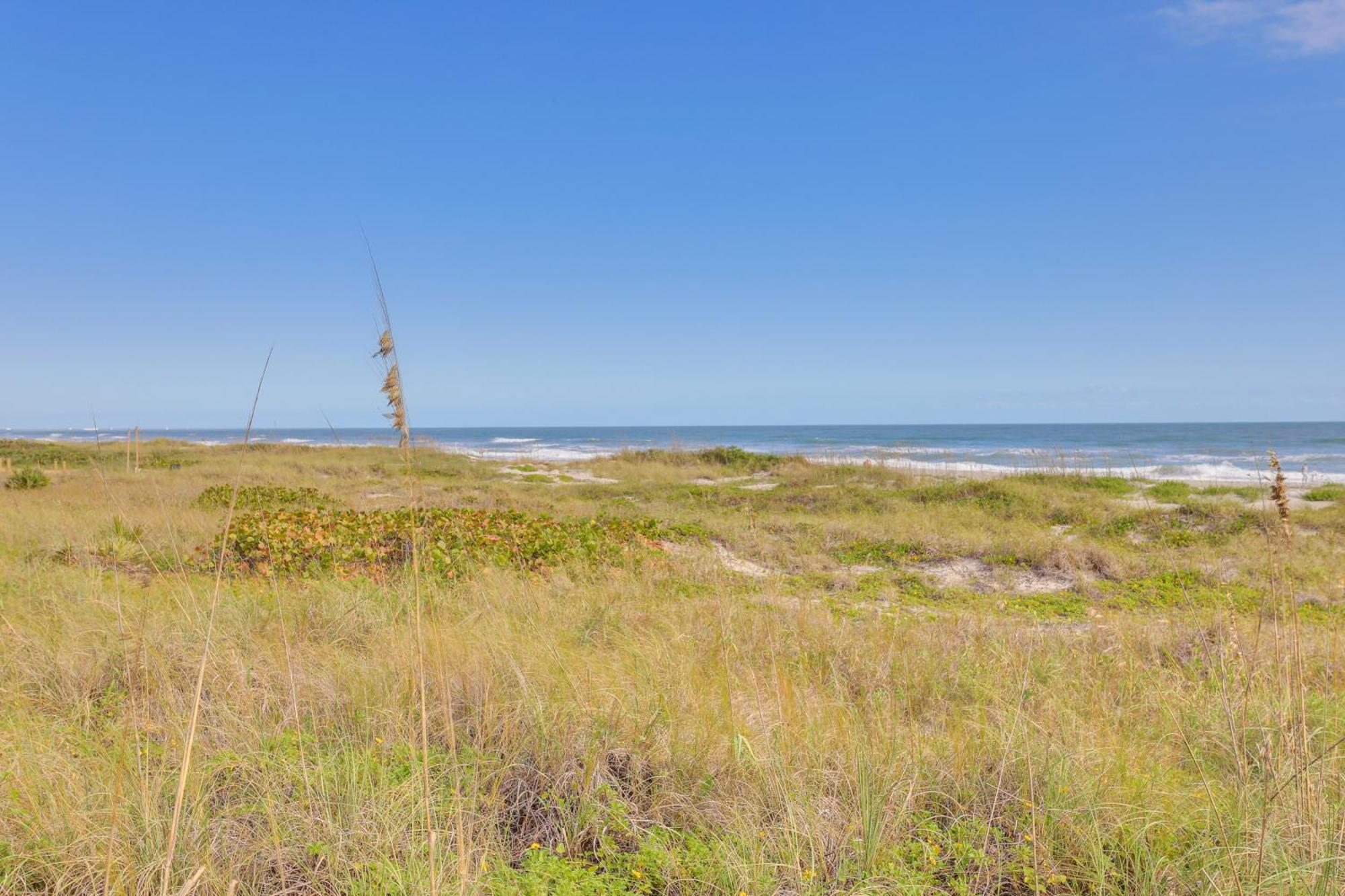 Central Cocoa Beach Condo With View, Steps To Beach! Exterior photo