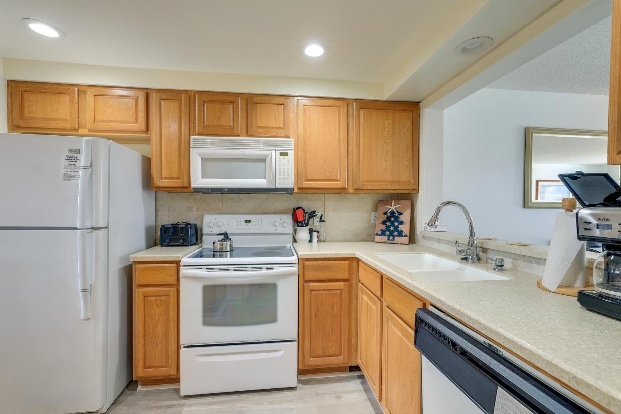Central Cocoa Beach Condo With View, Steps To Beach! Exterior photo