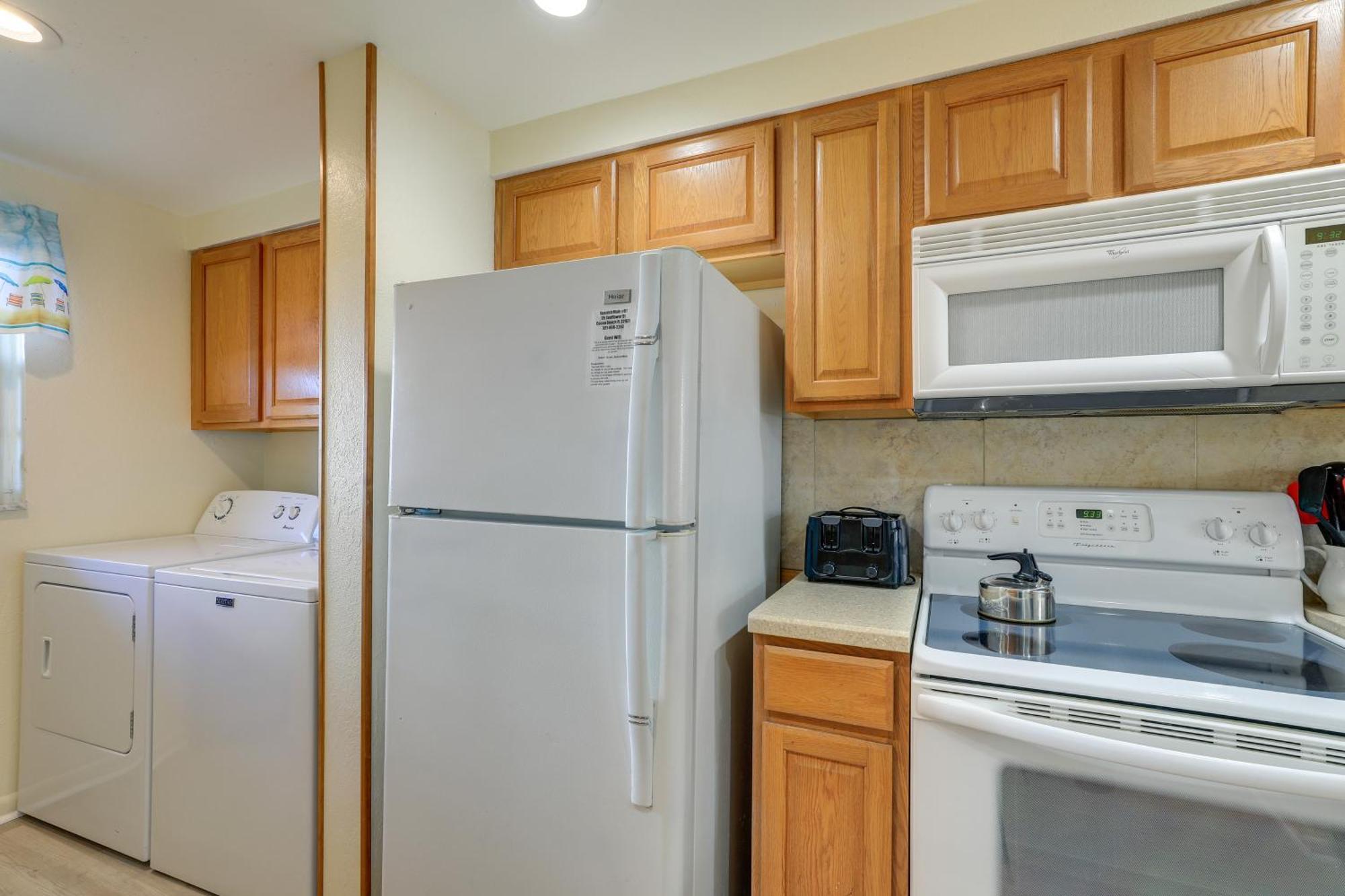 Central Cocoa Beach Condo With View, Steps To Beach! Exterior photo